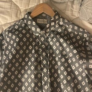 XL 7Diamond button up